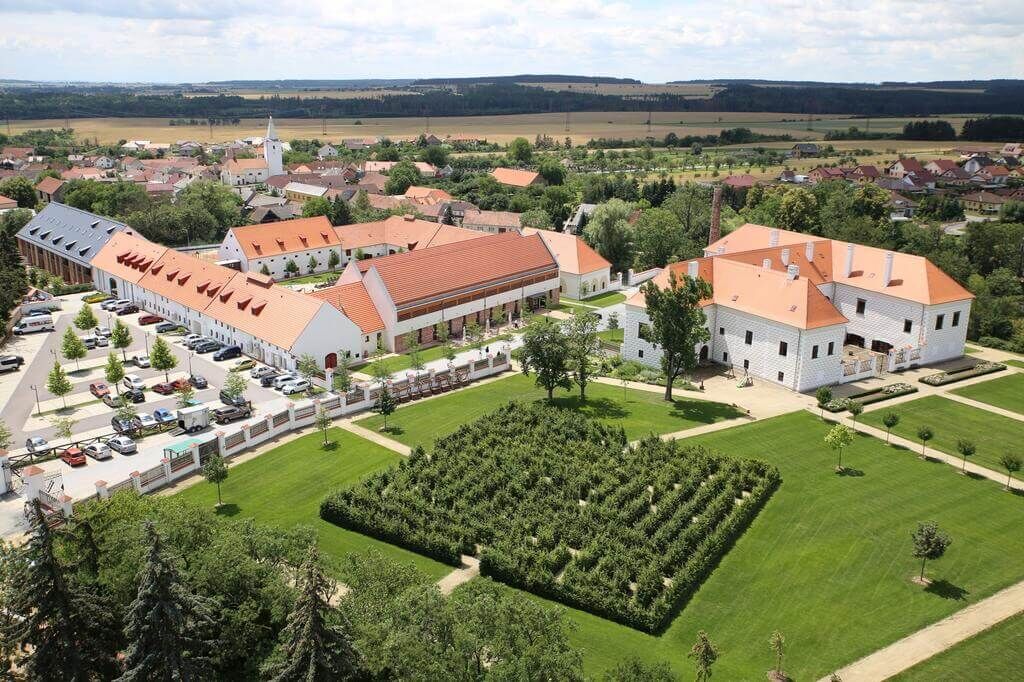 Zámek Valeč – hotel, Valeč – fotka 5