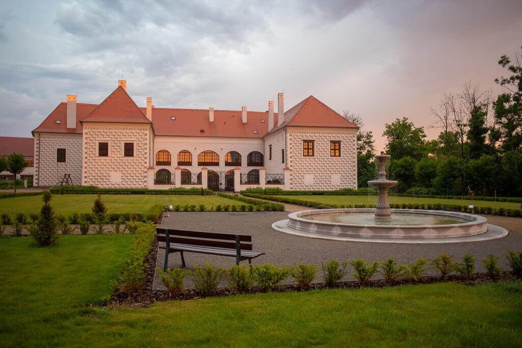 Zámek Valeč – hotel, Valeč – fotka 4